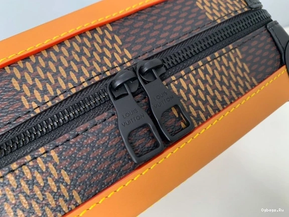 VUITTON SOFT LOUIS TRUNK 0118